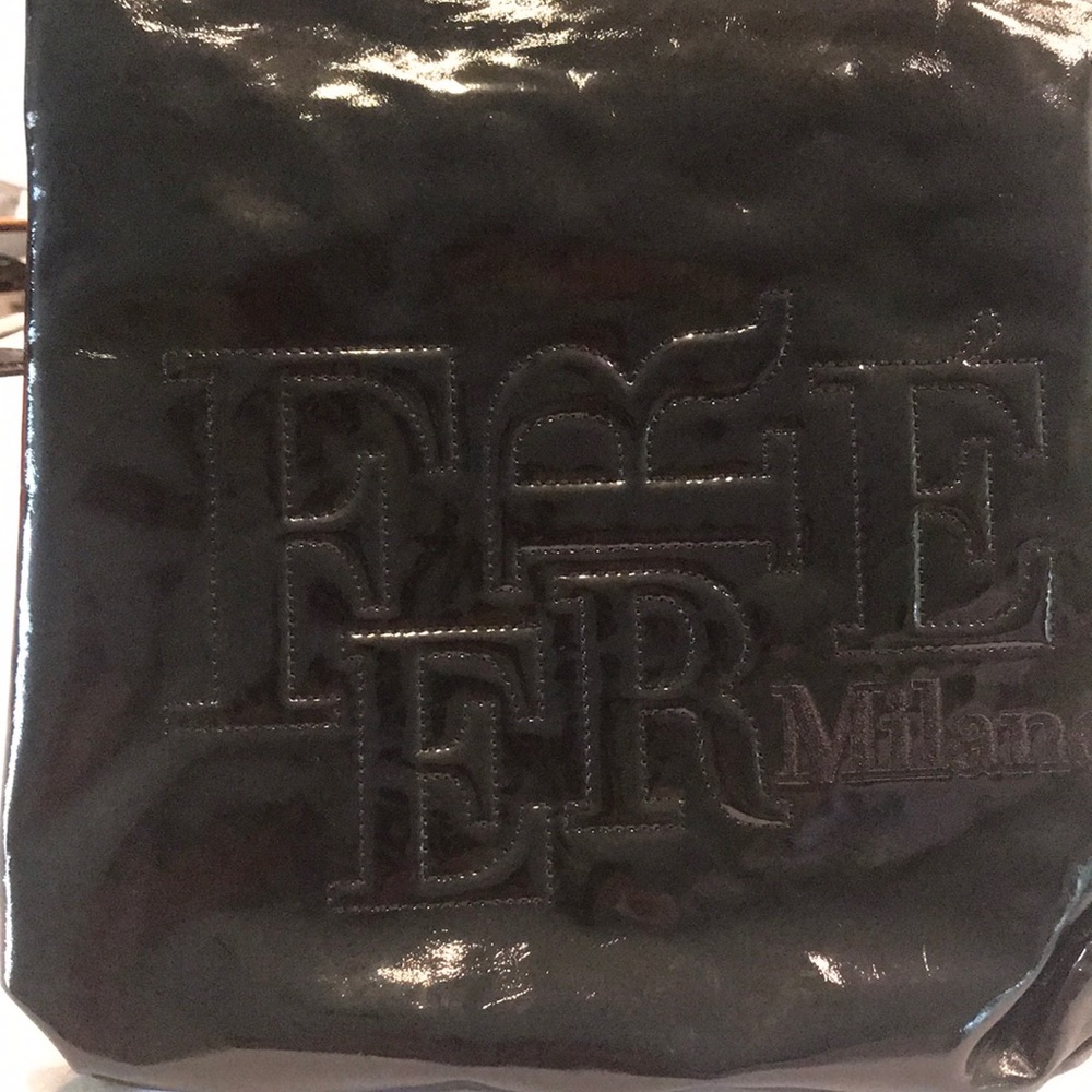 Purses - Picture 2 of 5